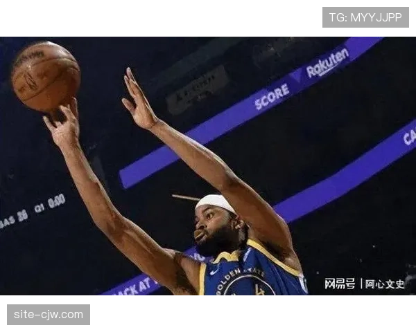 霍福德三分7中6砍22分 39岁老将助勇士爆冷击败卫冕冠军
